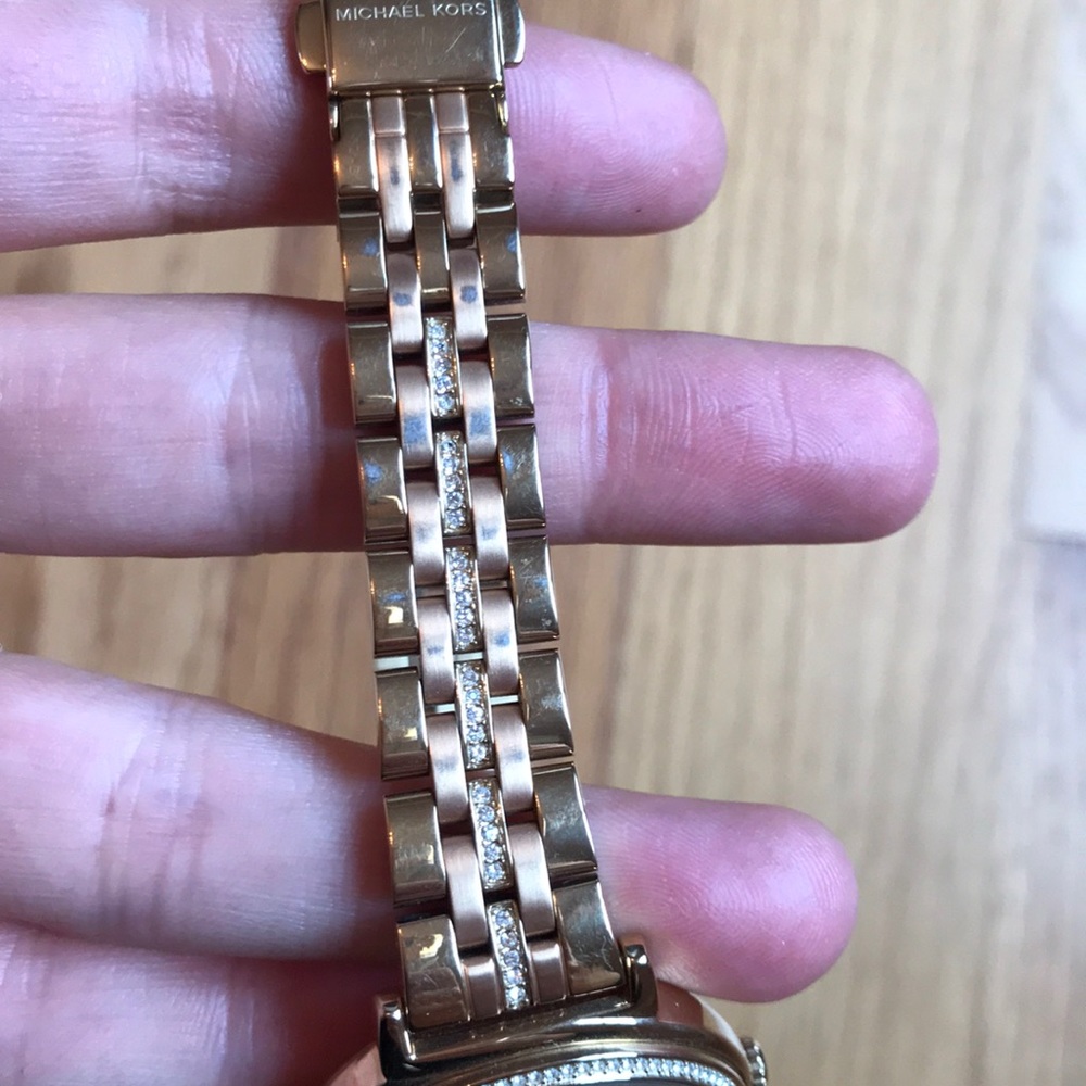 Gorgeous Michael Kors Watch - Picture 7 of 7